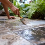 Comment choisir le bon imperméabilisant pour travertin : guide complet pour protéger et entretenir la pierre