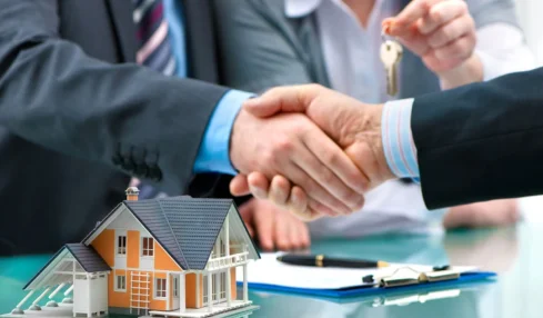 Achat ou vente d’un bâtiment : pourquoi faire l’audit de la toiture ?