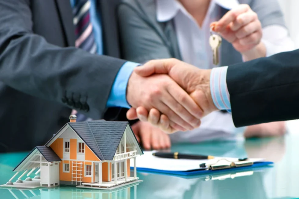 Achat ou vente d’un bâtiment : pourquoi faire l’audit de la toiture ?