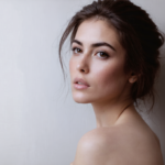 découvrez l'univers d'aline gaiad, où l'intime rencontre la puissance visuelle pour créer une œuvre artistique captivante et émouvante.
