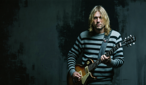 découvrez l'identité du mystérieux guitariste présent aux côtés de kurt cobain sur la célèbre photo iconique et plongez dans une histoire fascinante du rock.